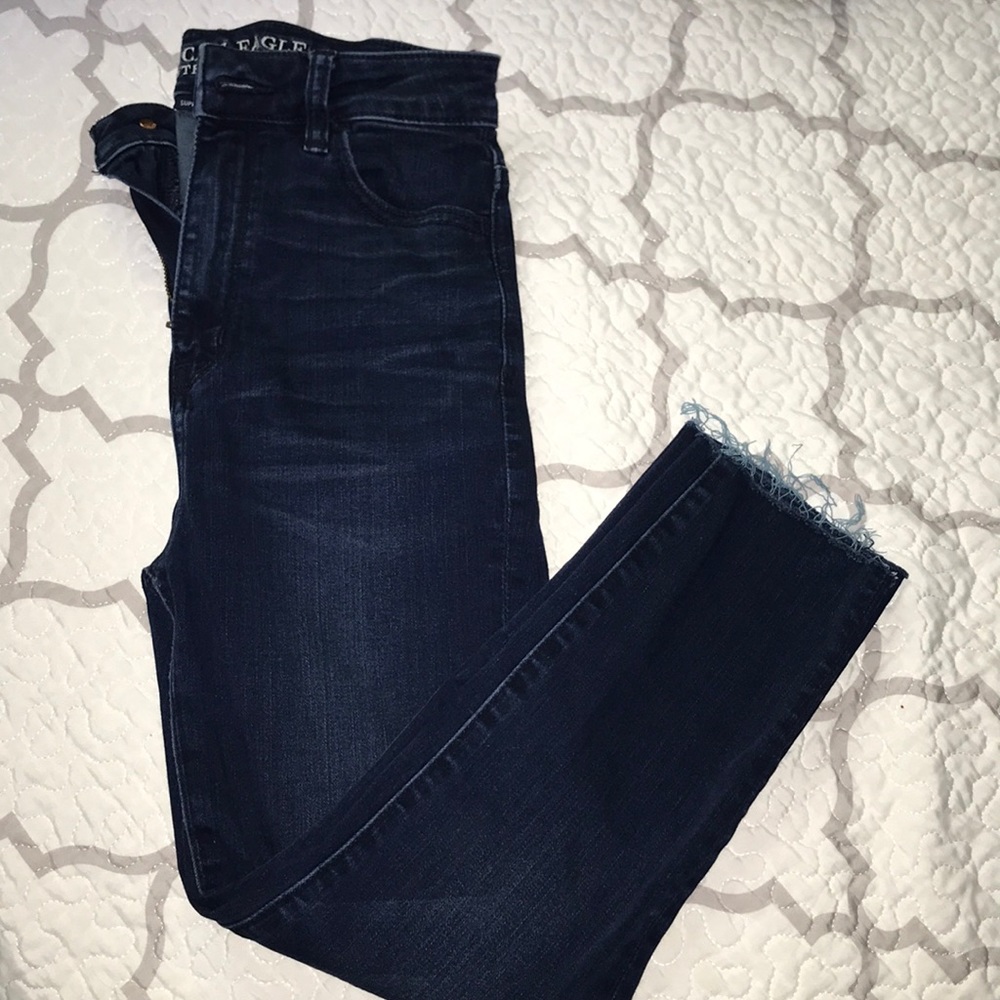 Dark wash american eagle jeans!